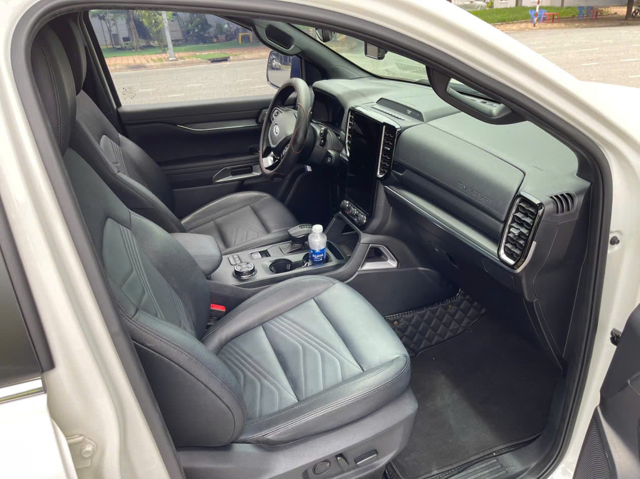Ford Everest 2.0 AT 4WD Titanium 2023 Trắng - Song Hành Auto - 0827391391