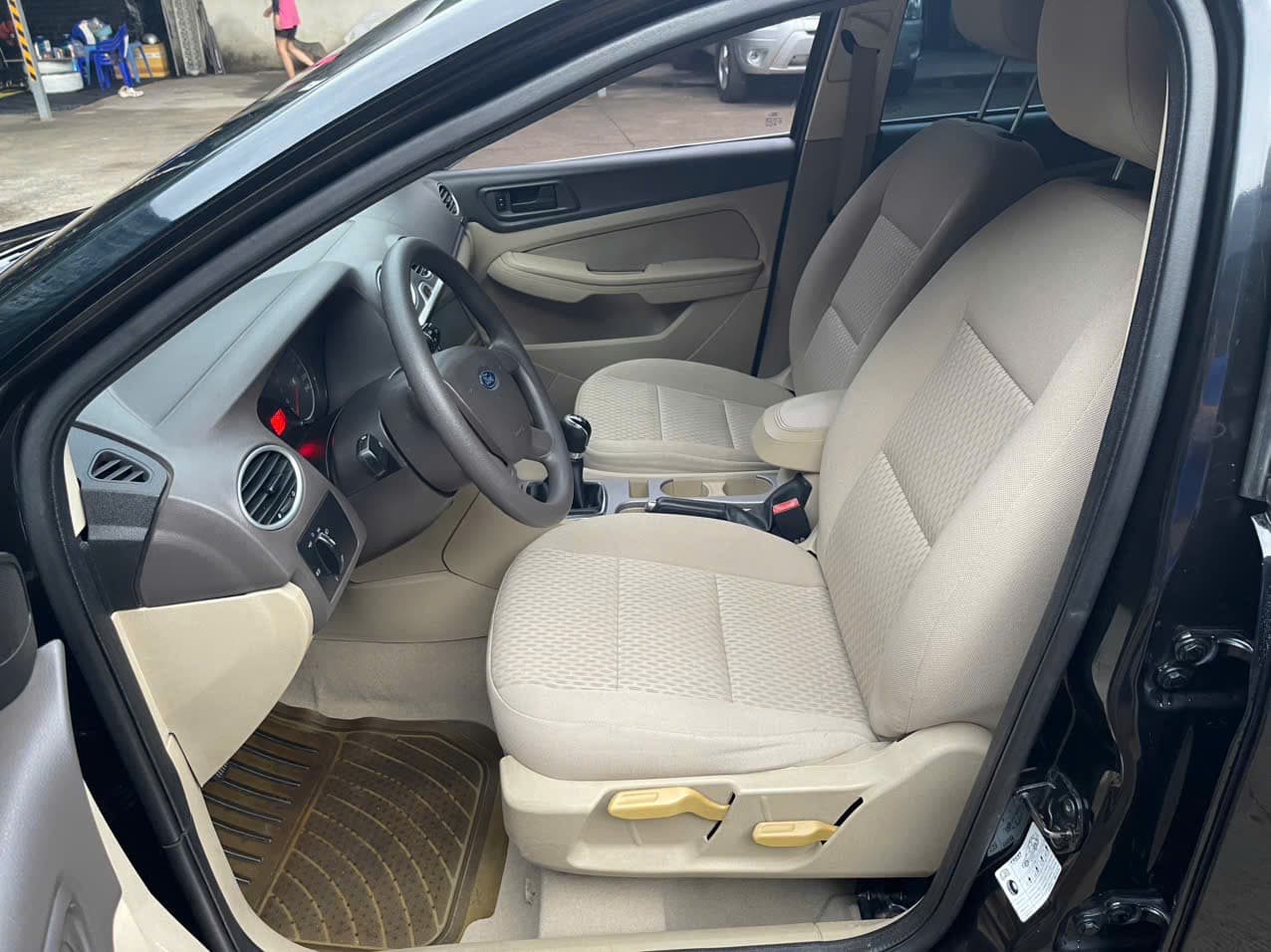 Ford Focus 1.8L MT 2009 Đen - Song Hành Auto - SH Auto