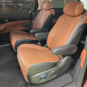 Kia Carnival 2.2D Signature 2025 màu đỏ sang trọng, máy dầu bền bỉ, nhiều công nghệ an toàn, lựa chọn MPV cao cấp cho gia đình.