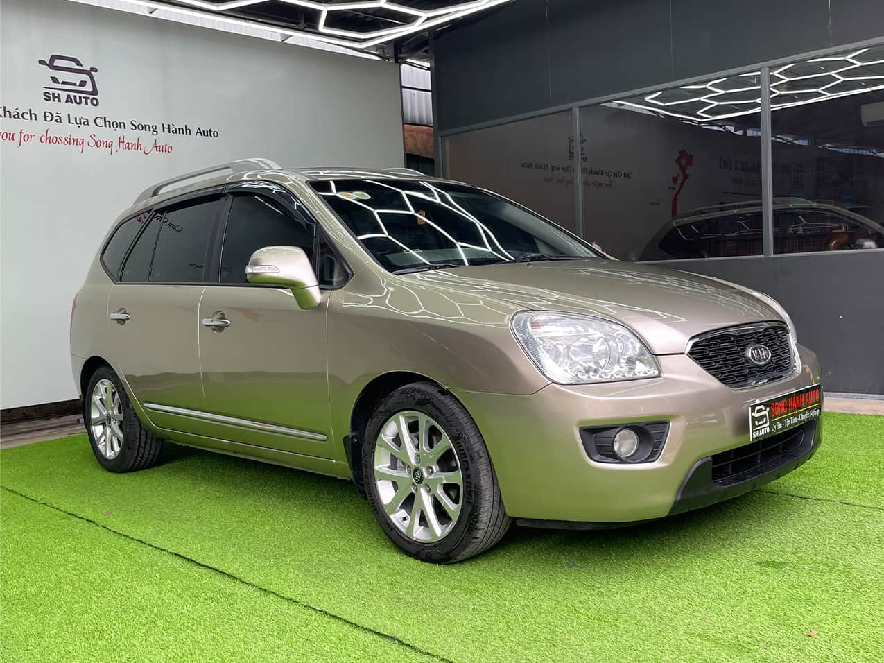 Kia Carrens SX 2.0L MT 2014 - Bản Full Option - Song Hành Auto - 0827391391